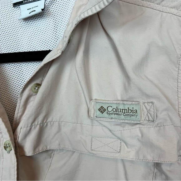 Columbia Button Down Fishing Shirt UPT 30+ Light Pink Sz Petite Medium Hiking - Picture 3 of 9